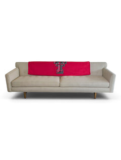 Logo Texas Tech Double T on Red Sweatshirt Blanket – Detail